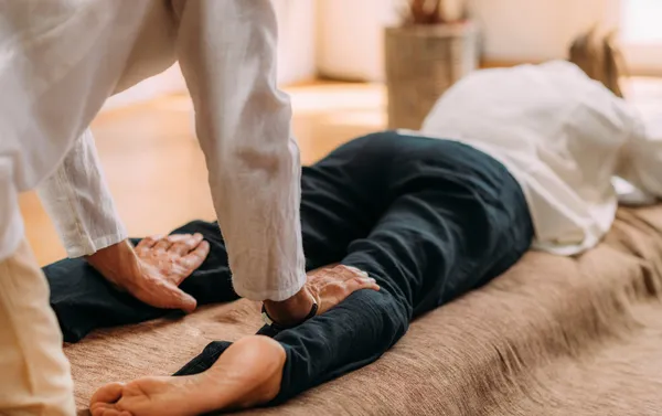 Acupressure _ Shiatsu Therapy-4