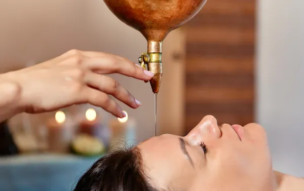 Shirodhara Treatment-3