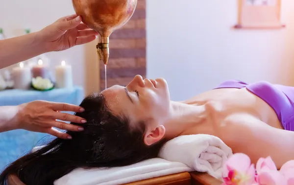 Shirodhara Treatment-4